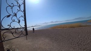 Город Балхаш (Балқаш) | выход на пляж с набережной озера около 21 квартала весной 2021 года