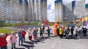 «Пусть всегда будет солнце,П всегда будет небо,Пусть всегда будет мама,Пусть всегда буду Я»