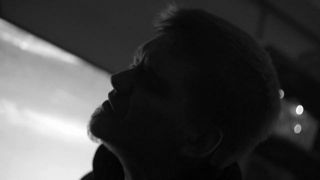 Эм Калинин — «Багажник» [2020] смотреть онлайн