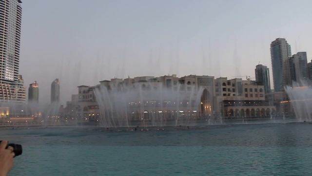 ОАЭ. Музыкальный фонтан Дубай! Аж дух захватывает! смотреть онлайн