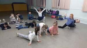 Освоение различных перестроений в хореографии.