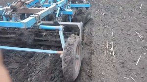 ЮМЗ-6 с аг-2,4 - заделка развальных борозд  #СельхозТехника ТВ