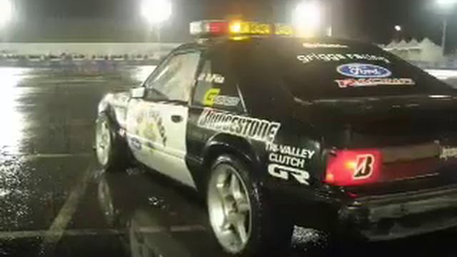 Barrett-Jackson Ford Drifting Mustangs смотреть онлайн