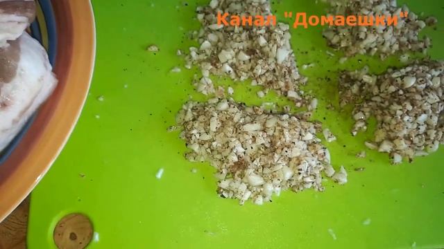 КАК ЗАПЕЧЬ САЛО. Подчеревок запеченный в духовке, сало с чесноком. Видео рецепт вкусного сала.