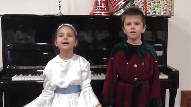 Петя Костадинова Пресила и група "Слънце" при ДГ "Детски свят" гр. Харманли - Бяла Коледа ( Cover )