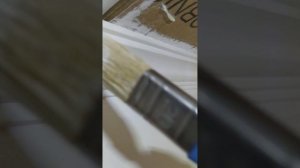 как не испачкать натяжной потолок при покраске потолочного плинтуса.