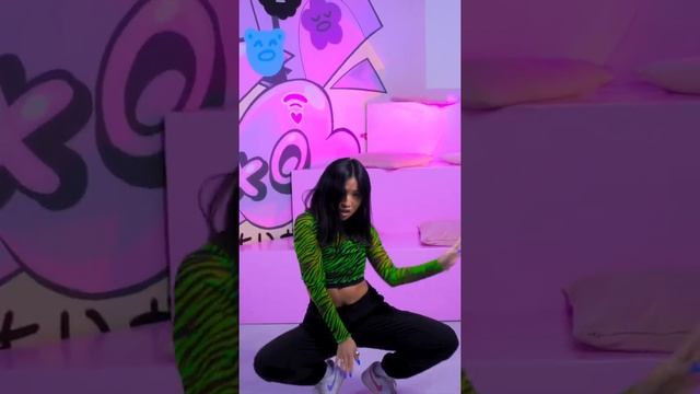 Katrin Simple dances Britney Spears - «Toxic»? | Yummy Dance Studio