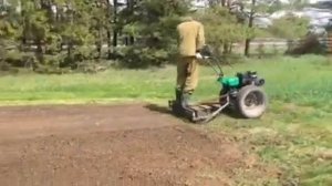 уплотнение грунта перед гидропосевом газона. газон