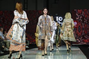 YAGA - показ брендовой одежды на выставке LeShow
