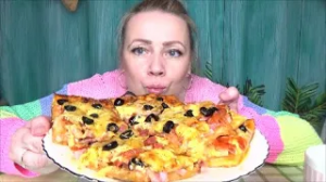 МУКБАНГ ДОМАШНЯ  ВКУСНАЯ ПИЦЦА  , еда на камеру, Русский мукбанг.