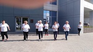 танцующие бабушки ишима танец на песню Эдиты Пьехи Замечательный сосед