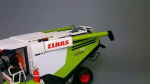 CLAAS LEXION 760 harvester in LEGO version by Eric Trax