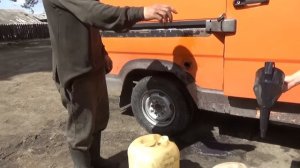 Мерседес 208 Д замерили расход топлива после поездки в Новосибирск .