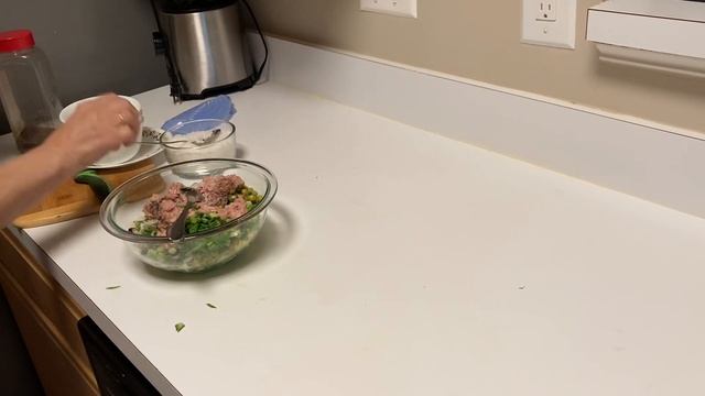 Салат из консервы тунца в масле смотреть онлайн