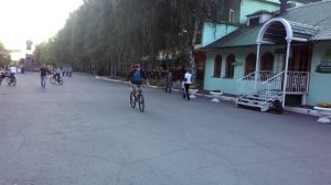 Покатушки на заднем колесе велосипеда