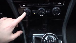 Как включить или выключить подогрев заднего стекла в автомобиле VOLKSWAGEN Golf 7 \ VOLKSWAGEN