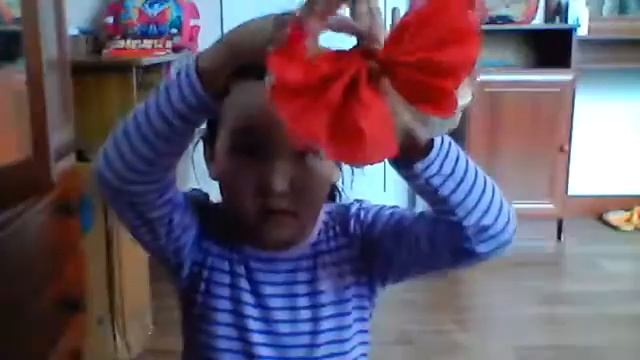 КАК СДЕЛАТЬ ПОМПОН ИЗ САЛФЕТОК смотреть онлайн