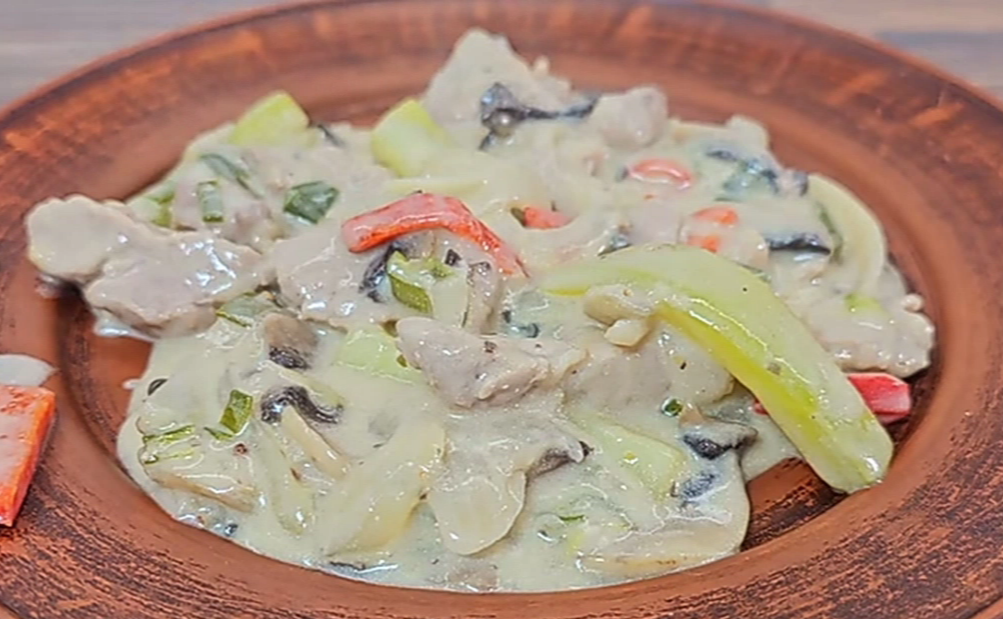 Вкусный рецепт нежного мяса с овощами!