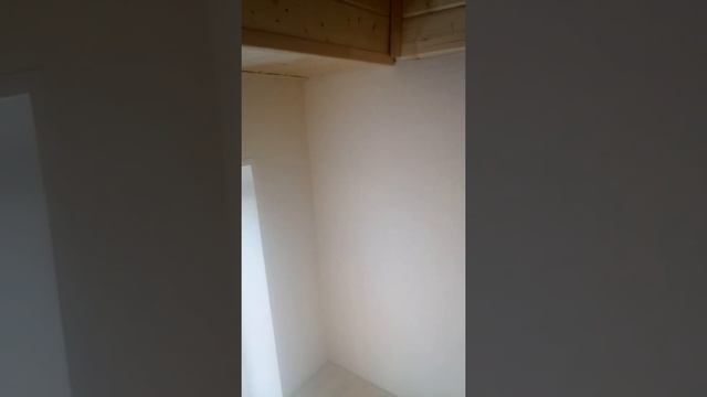 Двухмаршевая лестница из дерева в Карпово