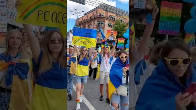 Не утихают гей-парады, поддерживающие Украину. Все уже утихли, даже польская Дуда пос время молчит.