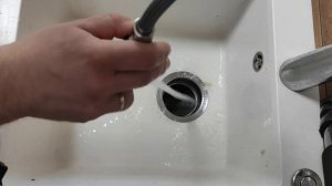 Типичная работа измельчителя пищевых отходов (диспоузера)