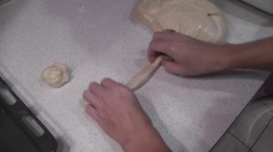 ПЫШНЫЕ БУЛОЧКИ НА КЕФИРЕ (тесто замешано в хлебопечке)