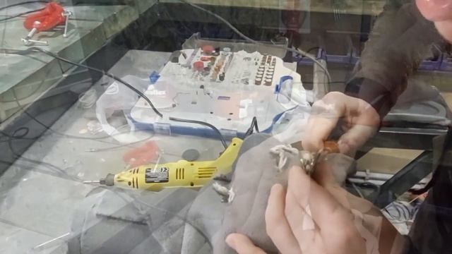 Извлекаем серебряные рубли, из зажигалки времен царя Николая 1, или загадочный серебряный рубль.