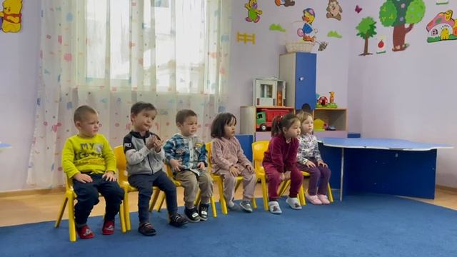 Богдан в детском саду. Занятие по музыке смотреть онлайн