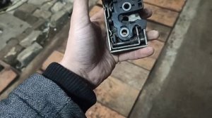 Механизм замка передней правой двери на Пассат Б 3. Замок пассажирской двери на Пассат Б 3.