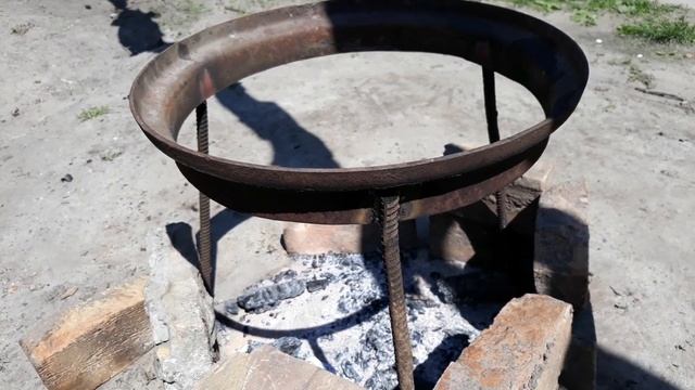 Тринога для казана из колеса смотреть онлайн