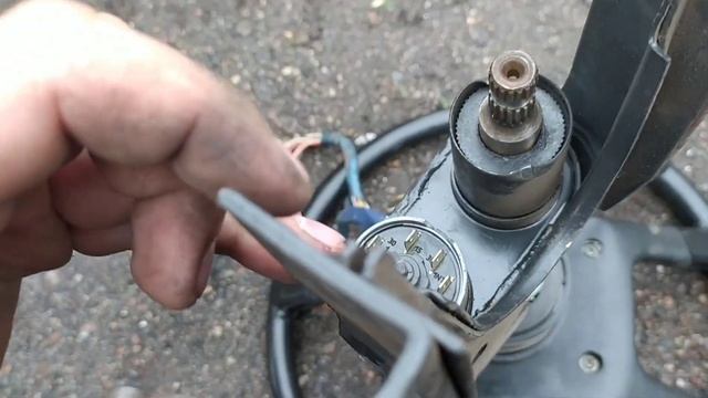 ТЕХНИЧКА! Устанавливаем кронштейн рулевой колонки на ВАЗ 2101 - 2107. Опять оторвали руль! смотреть онлайн