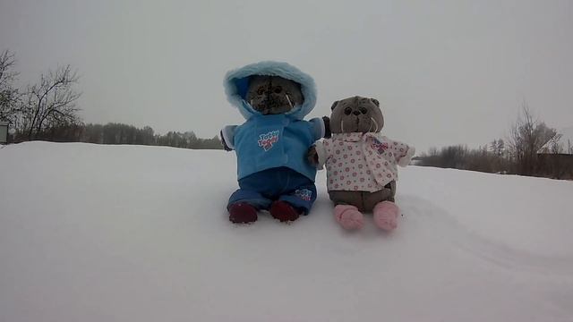 Басик выбирает елку на новый год смотреть онлайн