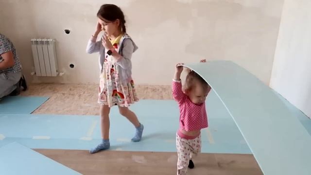 Укладка ламината?пол готов Грунтую стены Крашу Собрали люстры✨️Ремонт в новом доме