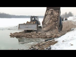 "Выдержит ли защитная дамба в Бийске наводнение?" (новости Бийска, 12.02.16г., Будни)