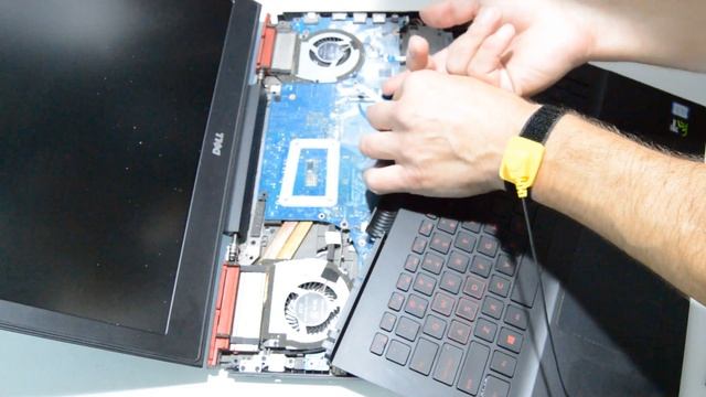 How to Disassemble Dell Inspiron 15 7567 Laptop or Sell it. смотреть онлайн