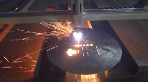 Плазменная резка металла.