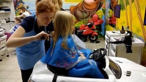 Стрижка ребенка, который боится или не хочет этого делать