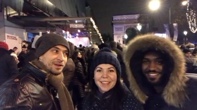 Новый Год 2017 в Париже на Елисейских полях. смотреть онлайн