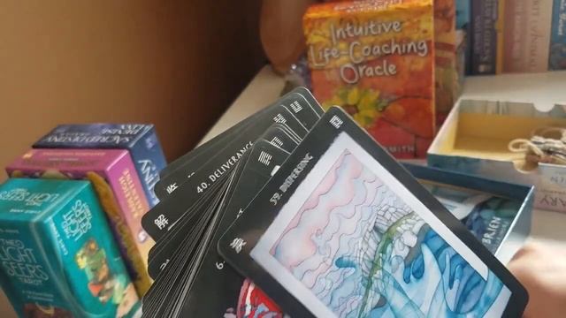 #ONLY10DECKS : WHICH DECKS DO I KEEP?! tarot & oracle cards смотреть онлайн