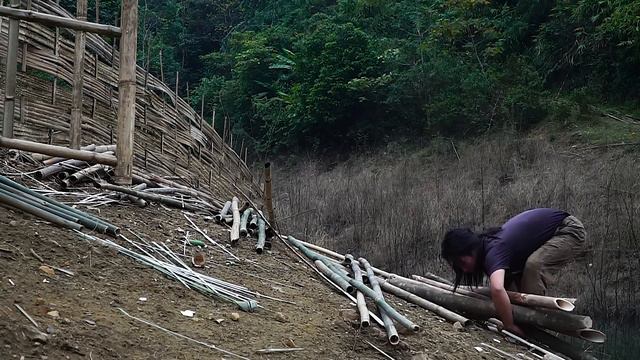 I have stomachache! Find a cure with natural herbs: Survival Alone | EP.209 смотреть онлайн