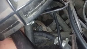 Машина троит, пердит, воняет несгоревшим топливом-причина.