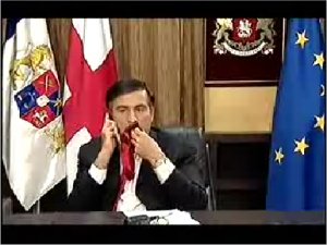 Саакашвили съел свой галстук.