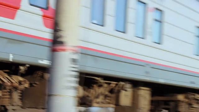 ЭП1-211 с Пассажирским поездом 014Ж Саратов - Адлер смотреть онлайн