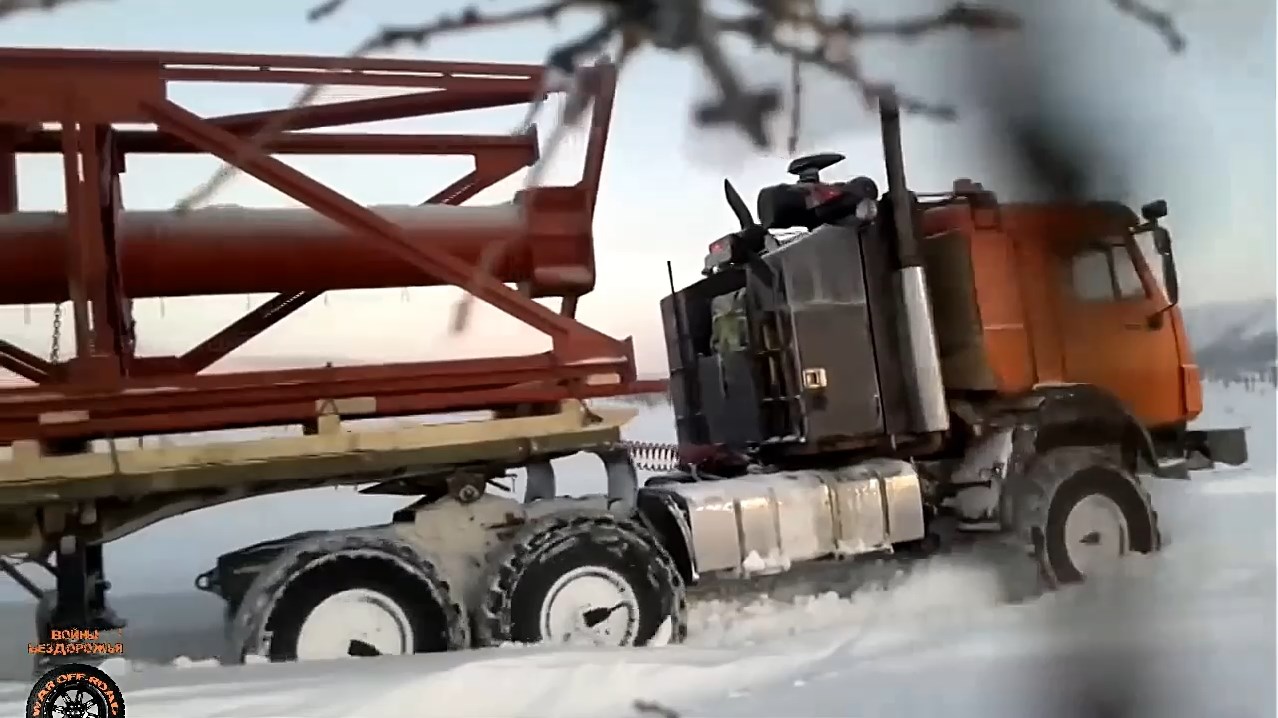 Работа в тяжелых условиях бездорожья Зимой на Севере.