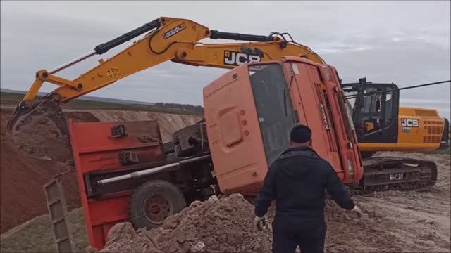 Камаз перевернулся, спасение камаза.