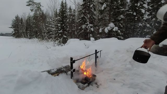 НОЧУЕМ в ВАГОНЧИКЕ. ЛОВИМ ОКУНЯ. ЩУКА на ЖЕРЛИЦЫ. ТАЁЖНЫЕ ОЗЁРА. Часть вторая.