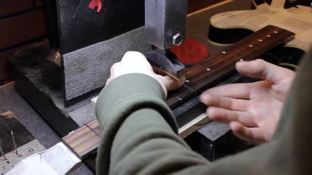 Замена ладов на гитаре/ Часть 2/ Установка ладов смотреть онлайн