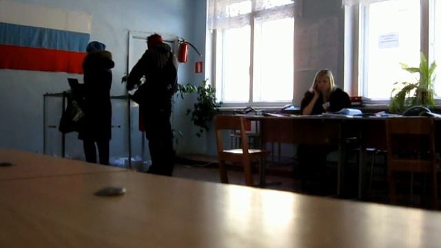 4 марта 2012, УИК 89 г. Псков. Парень рвет бюллетень смотреть онлайн