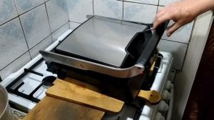 Жарим картошку, грибы и стейки из свинины на электрогриле Kitfort KT 1629