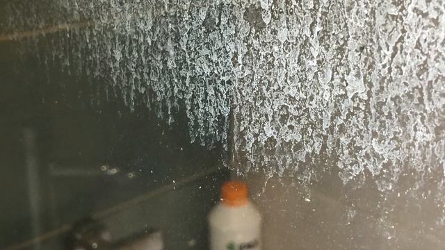 Отмыть душевую шторку, душевую кабину, ванну без усилий! Экслайм Strong от IPAX от налета и ржавчин смотреть онлайн